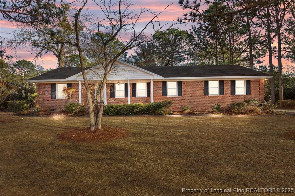 Photo of 3659 Lake Forest Drive, Hope Mills, NC 28348 (MLS # 755024)