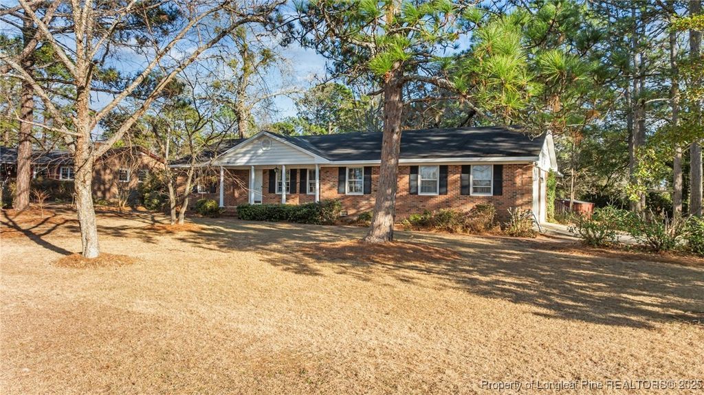 Photo of 3659 Lake Forest Drive, Hope Mills, NC 28348 (MLS # 755024)