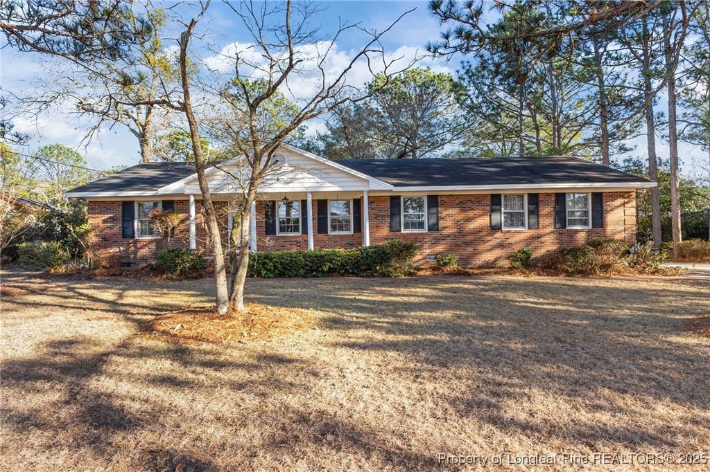 Photo of 3659 Lake Forest Drive, Hope Mills, NC 28348 (MLS # 755024)