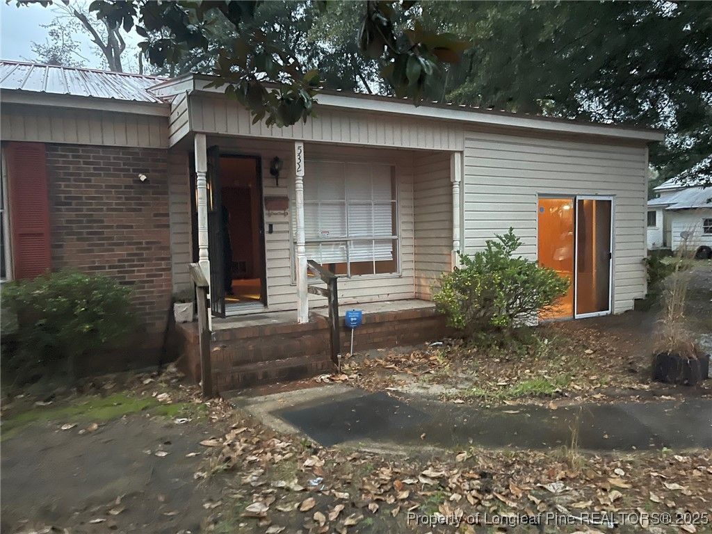 Photo of 532 LACKEY Street, Hamlet, NC 28345 (MLS # 754882)