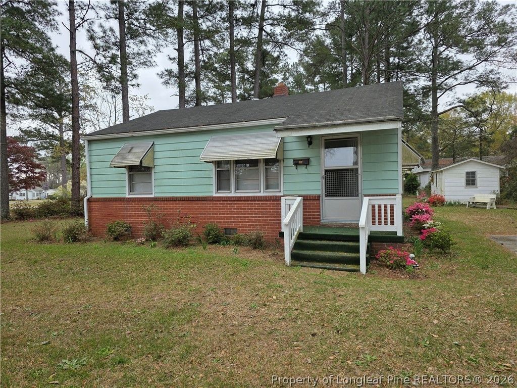 Photo of 407 North Edinborough Street, Red Springs, NC 28377 (MLS # 759643)