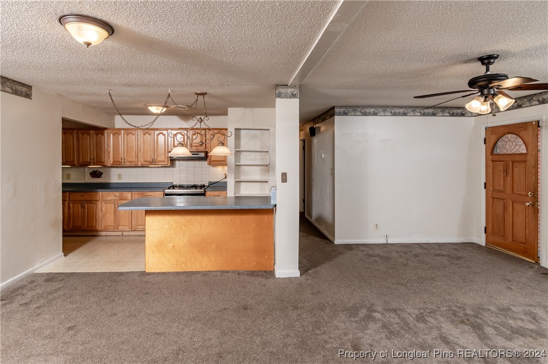 Fayetteville, North Carolina 28303, United States, 3 Bedrooms Bedrooms, ,2 BathroomsBathrooms,Residential,Pending,33830