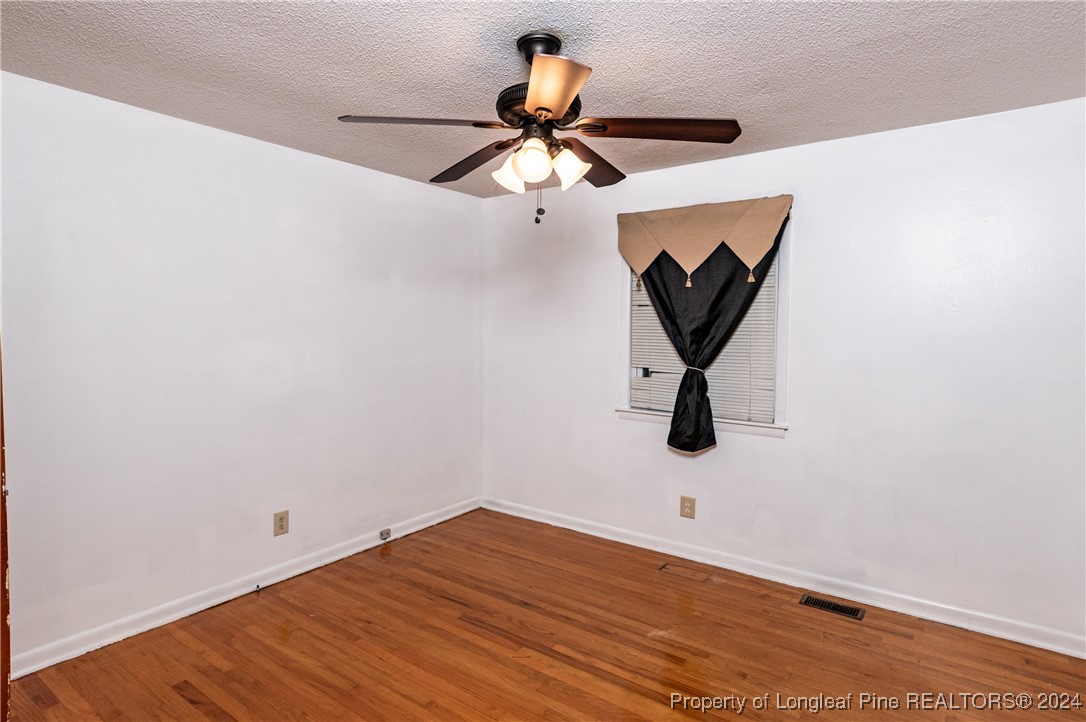 Fayetteville, North Carolina 28303, United States, 3 Bedrooms Bedrooms, ,2 BathroomsBathrooms,Residential,Pending,33830