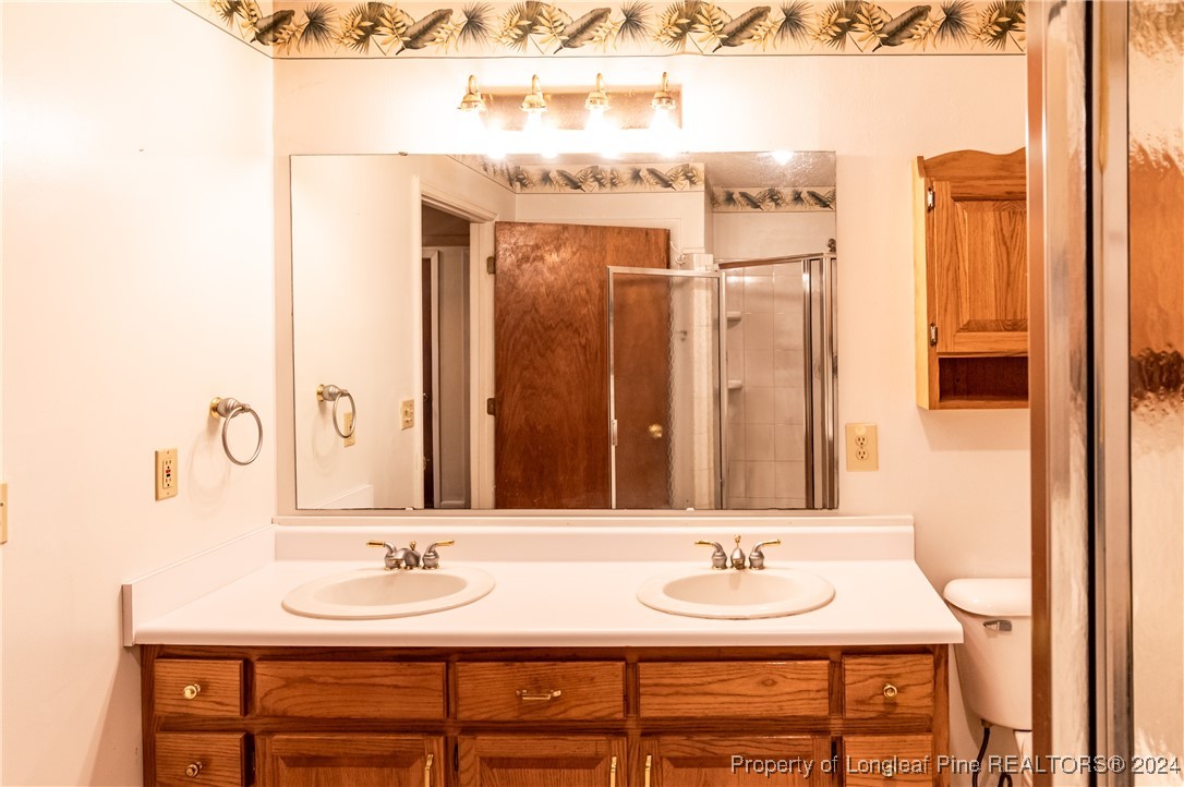 Fayetteville, North Carolina 28303, United States, 3 Bedrooms Bedrooms, ,2 BathroomsBathrooms,Residential,Pending,33830