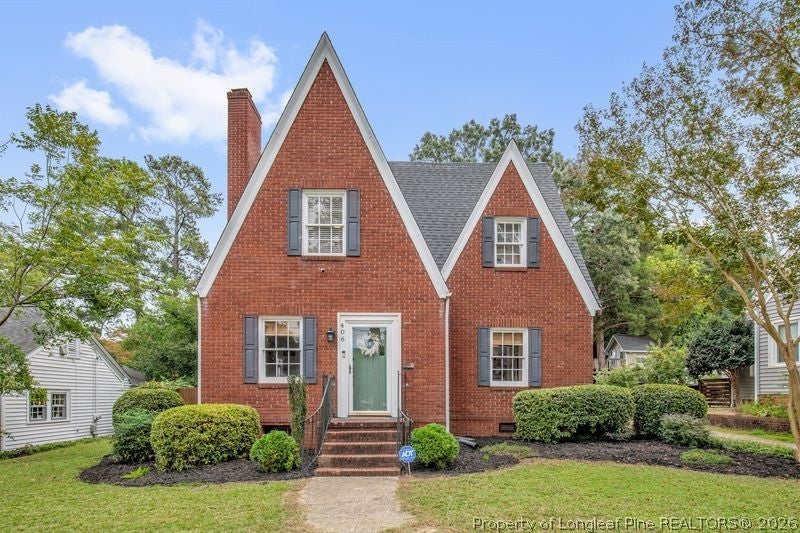 Photo of 406 Rollingwood Circle, Fayetteville, NC 28305 (MLS # 770587)