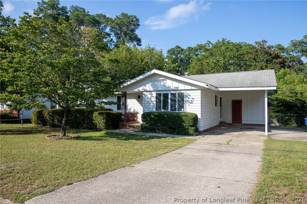 Photo of 739 Stoneykirk Drive, Fayetteville, NC 28314 (MLS # 768231)