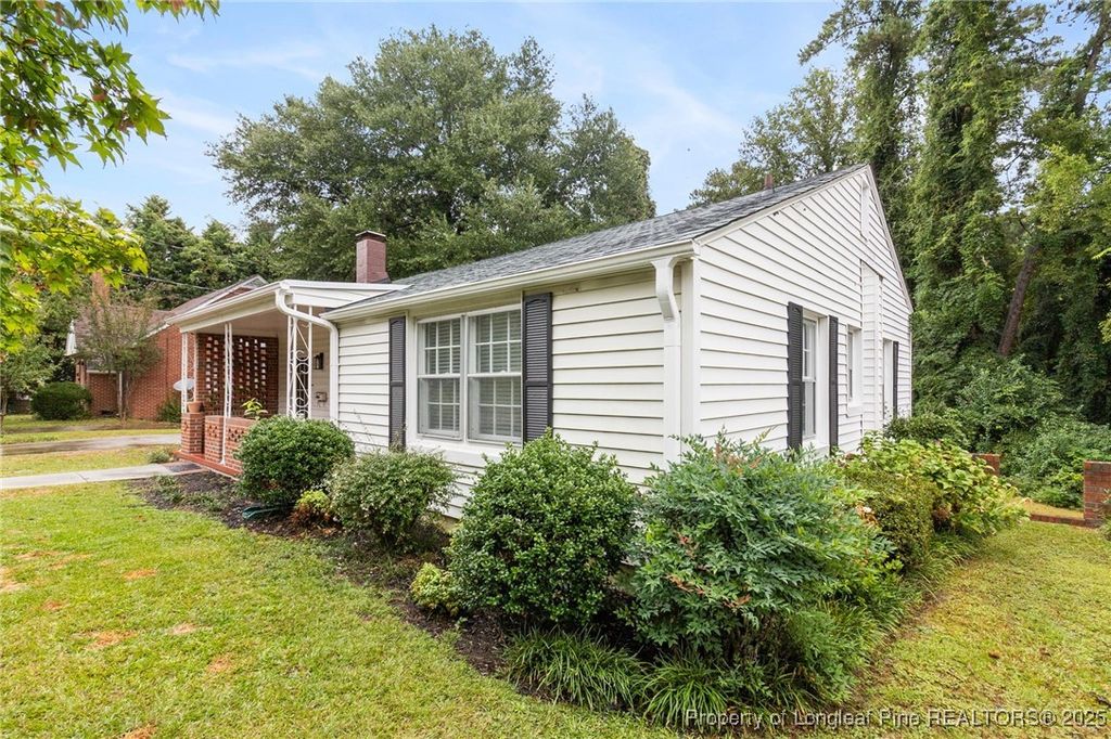 Photo of 810 Westmont Drive, Fayetteville, NC 28305 (MLS # 754172)