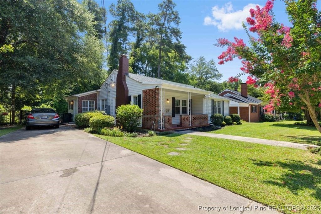 Photo of 810 Westmont Drive, Fayetteville, NC 28305 (MLS # 754172)