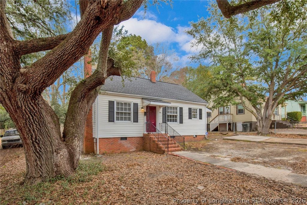 Photo of 216 Hawthorne Road, Fayetteville, NC 28301 (MLS # 757578)