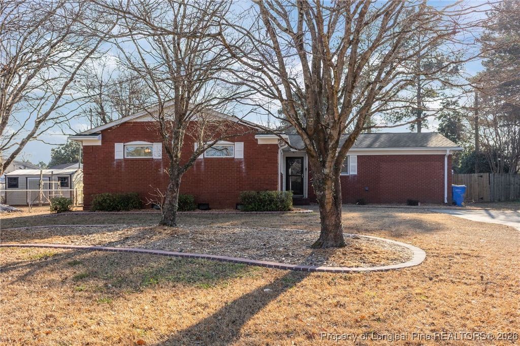 Photo of 423 Morningside Drive, Fayetteville, NC 28311 (MLS # 755517)