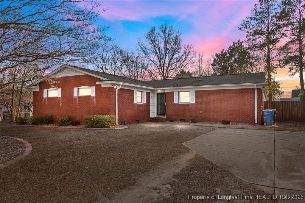 Photo of 423 Morningside Drive, Fayetteville, NC 28311 (MLS # 755517)