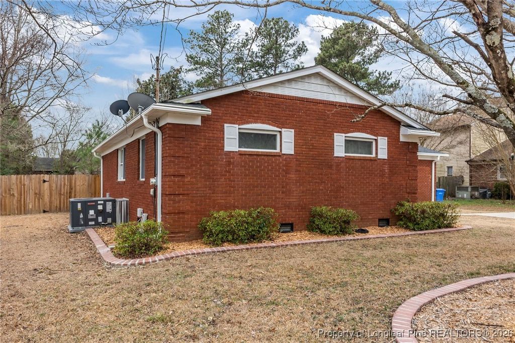 Photo of 423 Morningside Drive, Fayetteville, NC 28311 (MLS # 755517)