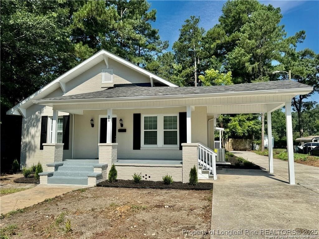 Photo of 304 S Patterson Street, Maxton, NC 28364 (MLS # 755039)