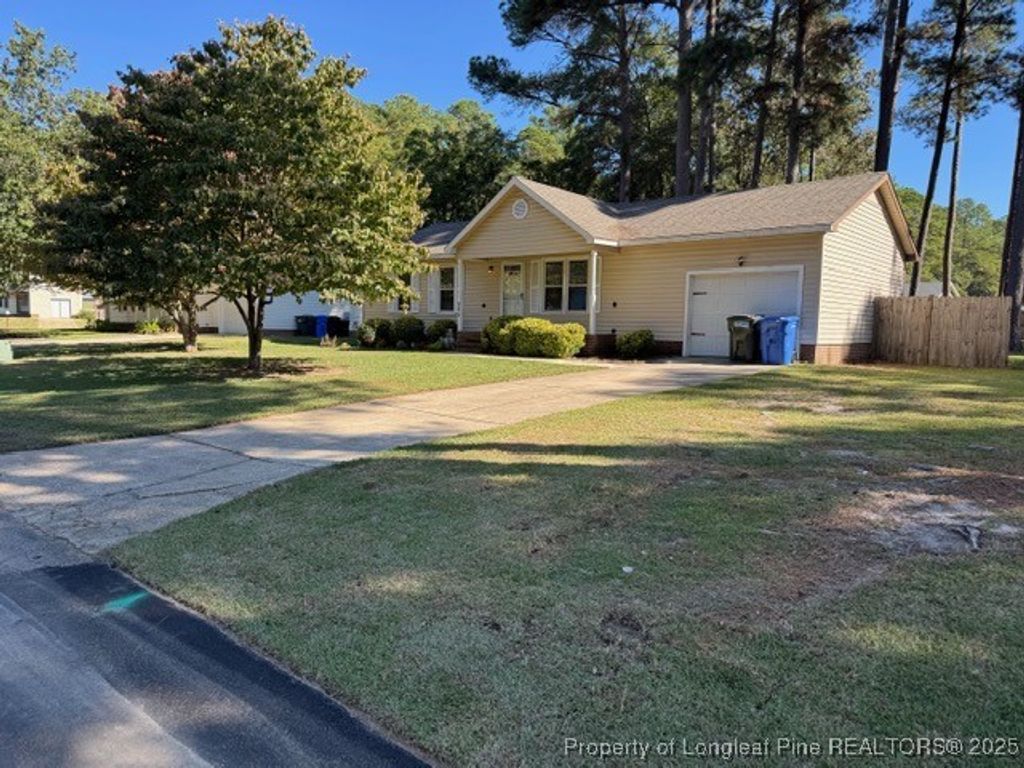 Photo of 925 Winterberry Drive, Fayetteville, NC 28314 (MLS # 752763)