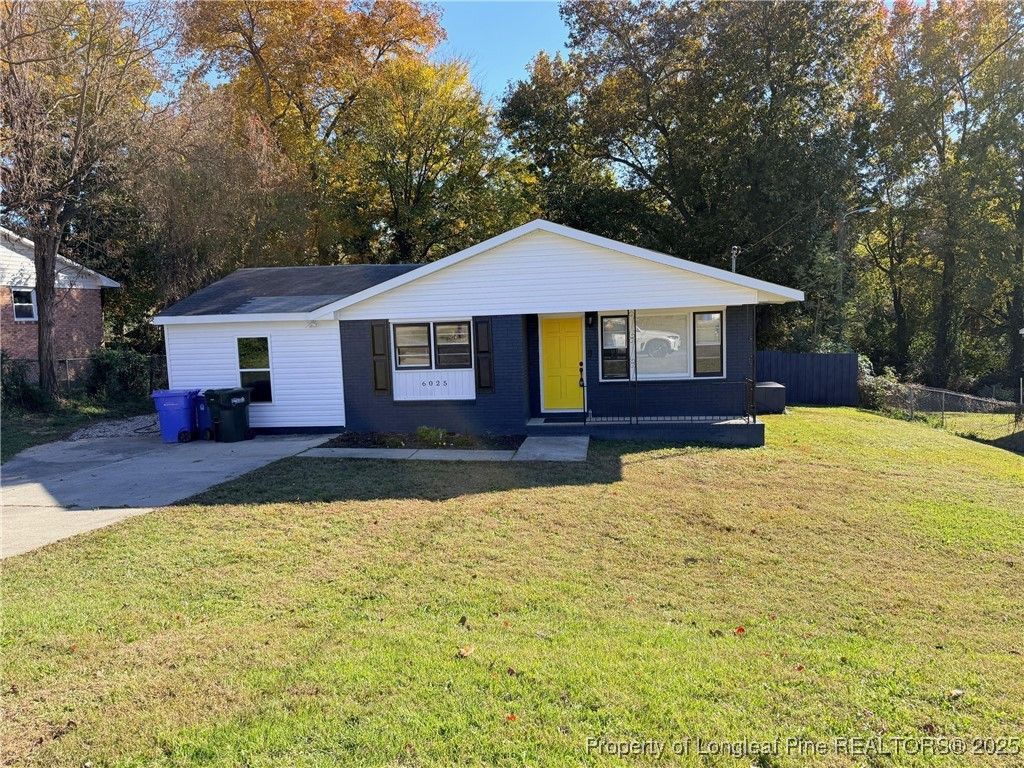 Photo of 6025 Elstree Place, Fayetteville, NC 28314 (MLS # 752985)