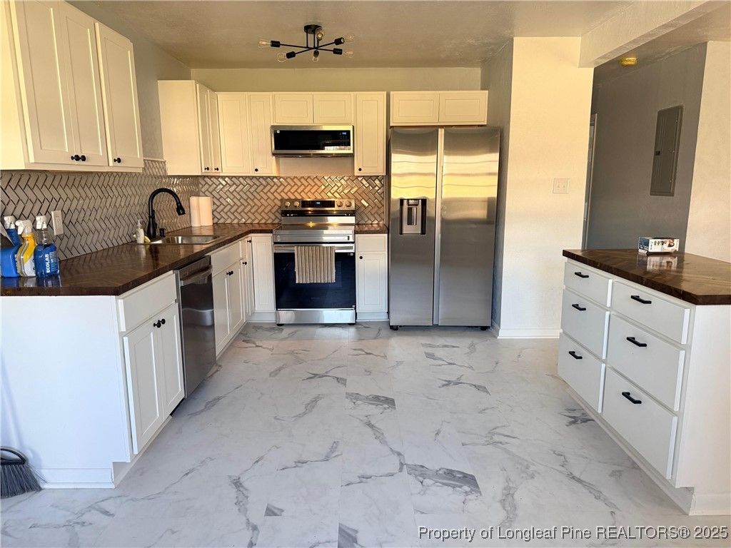 Photo of 6025 Elstree Place, Fayetteville, NC 28314 (MLS # 752985)