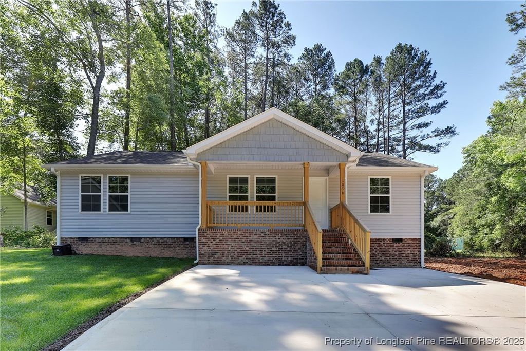 Photo of 1036 Meadow Reach Trail, Sanford, NC 27332 (MLS # 750472)