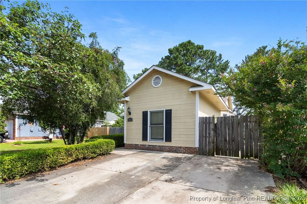 Photo of 3820 Crusader Drive, Hope Mills, NC 28348 (MLS # 745286)
