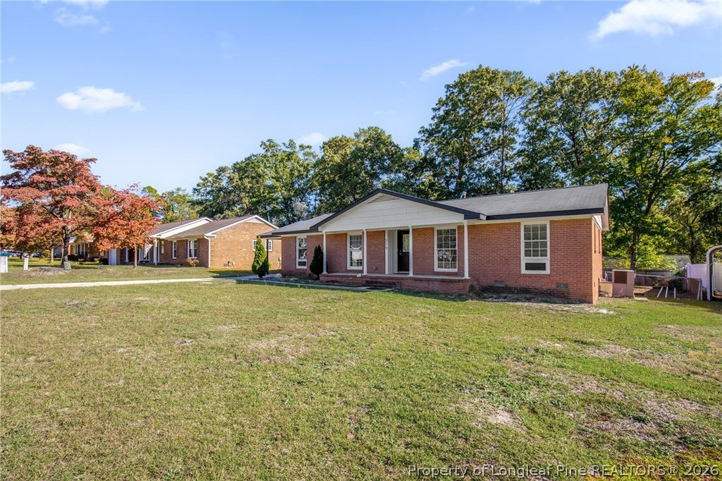 Photo of 215 Haverhill Drive, Fayetteville, NC 28314 (MLS # 771373)