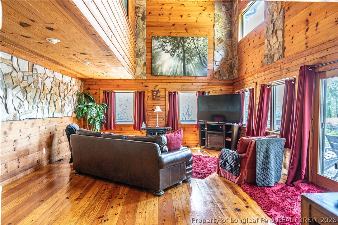 105 Lakewood Drive