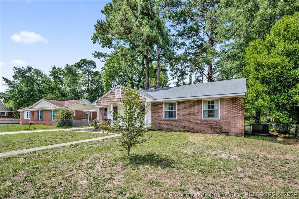 Photo of 448 Morningside Drive, Fayetteville, NC 28311 (MLS # 763604)