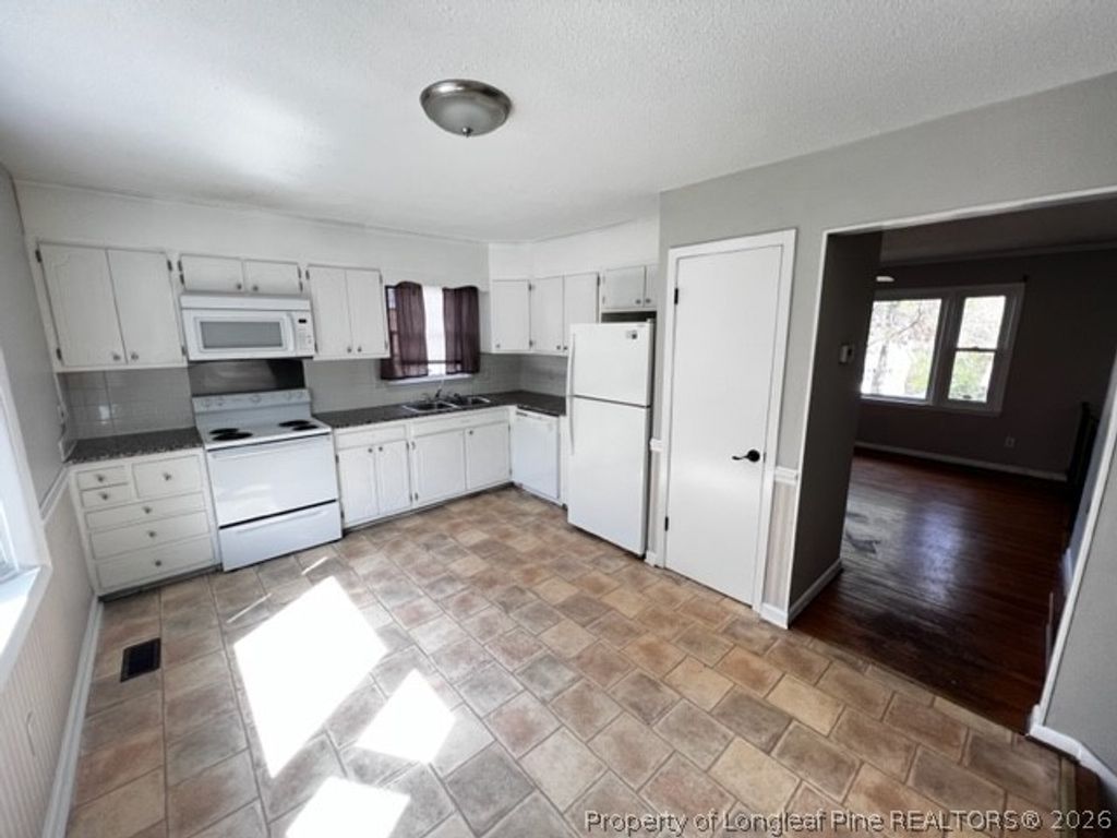 Photo of 563 Alleghany Road, Fayetteville, NC 28304 (MLS # 759809)