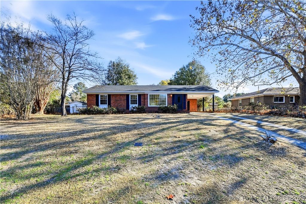 Photo of 5233 Pala Verde Drive, Fayetteville, NC 28304 (MLS # 754500)