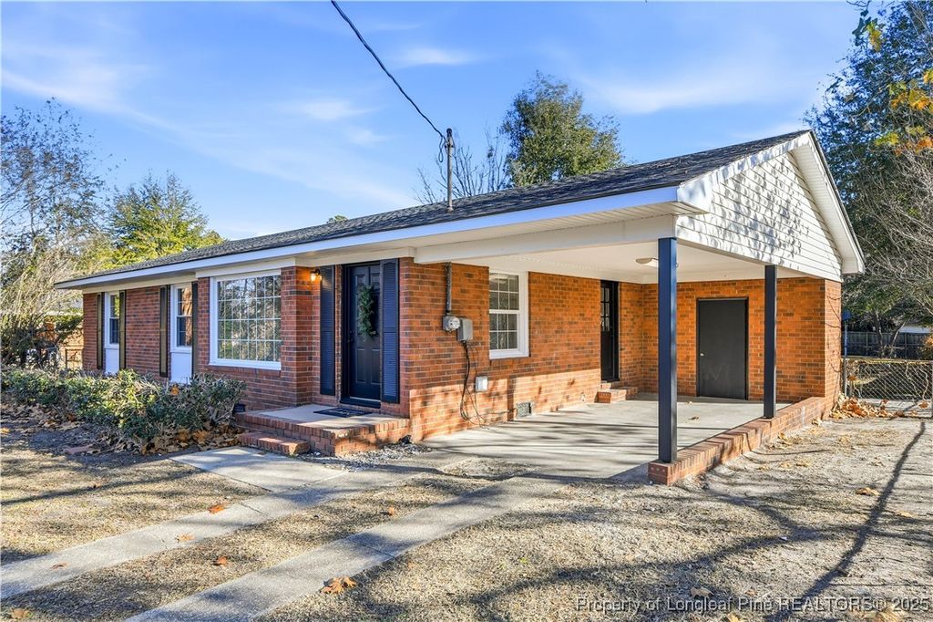 Photo of 5233 Pala Verde Drive, Fayetteville, NC 28304 (MLS # 754500)