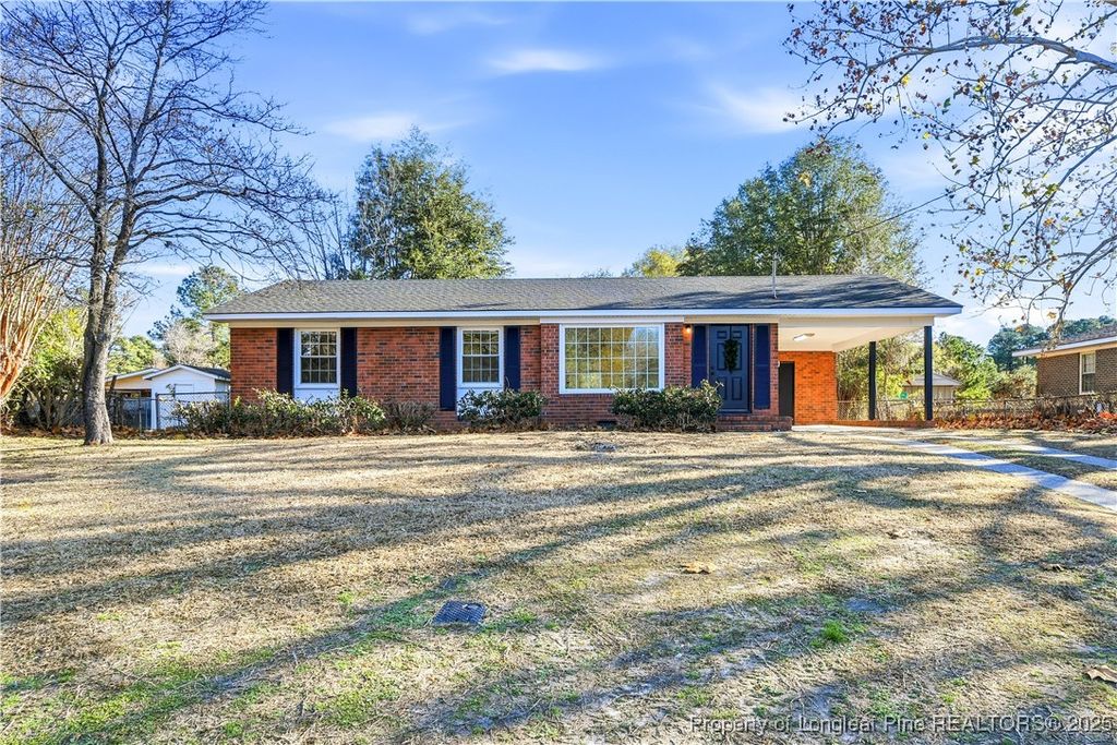 Photo of 5233 Pala Verde Drive, Fayetteville, NC 28304 (MLS # 754500)