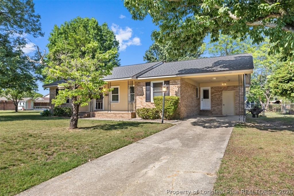 Photo of 1208 Wentworth Place, Fayetteville, NC 28304 (MLS # 762933)