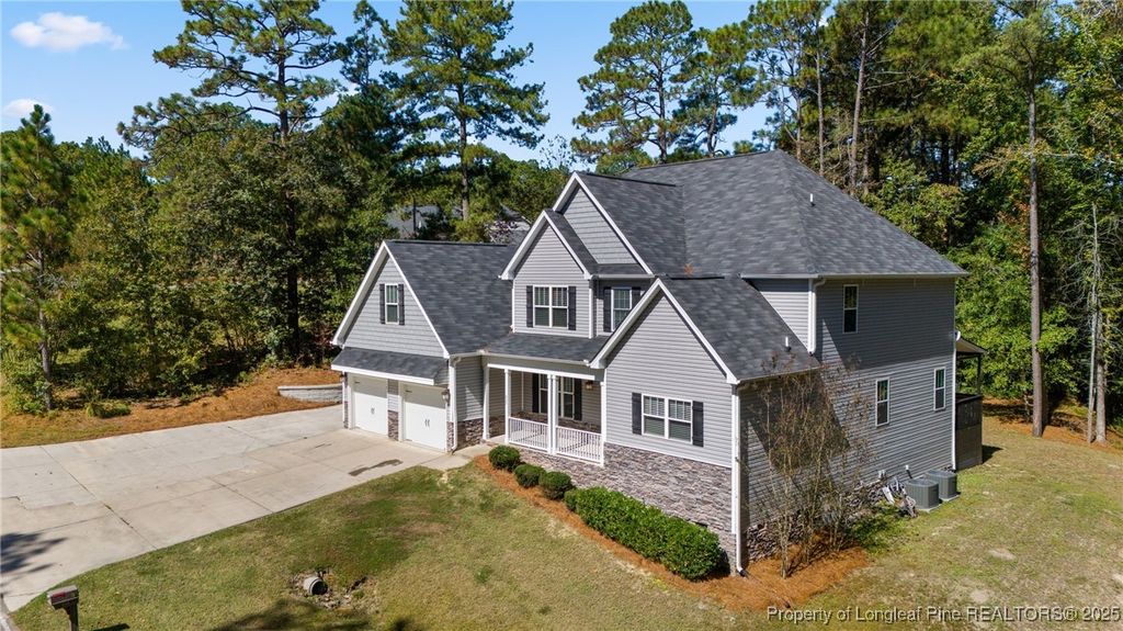 Photo of 655 Carolina Way, Sanford, NC 27332 (MLS # 751383)