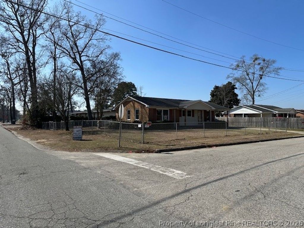 Photo of 1412 McArthur Street, Lumberton, NC 28358 (MLS # 761922)