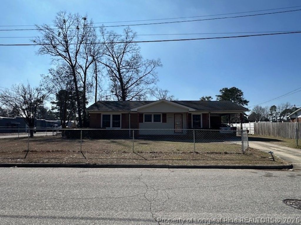 Photo of 1412 McArthur Street, Lumberton, NC 28358 (MLS # 761922)