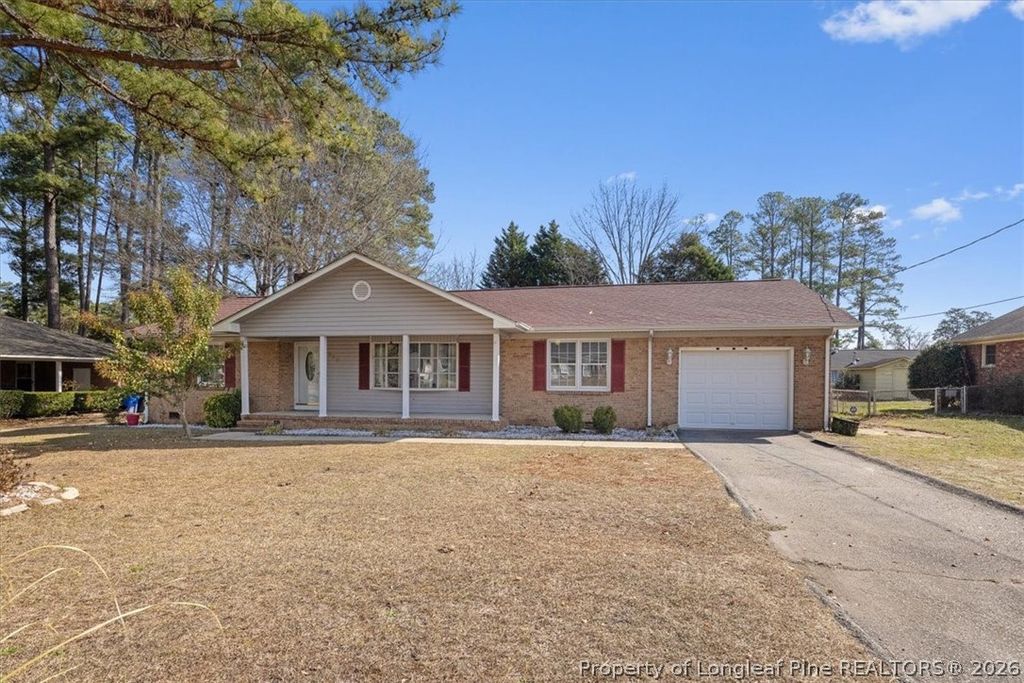 Photo of 630 Bedford Road, Fayetteville, NC 28303 (MLS # 758425)