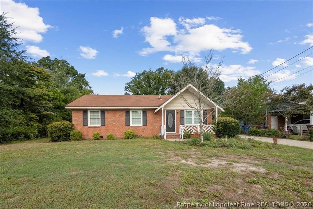 Photo of 1310 Camelot Drive, Fayetteville, NC 28304 (MLS # 767642)