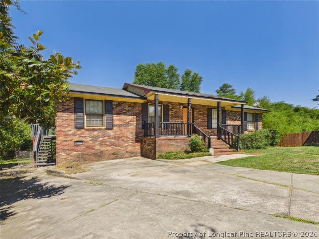 Photo of 5706 Selkirk Place, Fayetteville, NC 28304 (MLS # 763883)