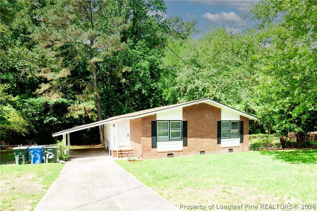 Photo of 835 Durwood Drive, Fayetteville, NC 28311 (MLS # 763471)