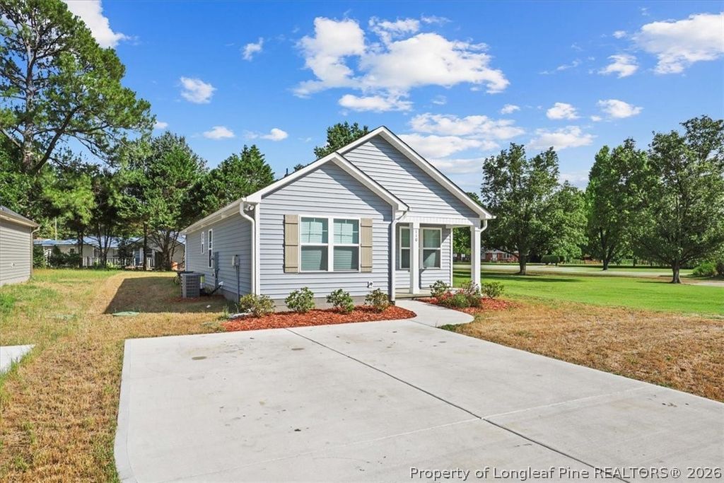 Photo of 110 Martin Luther King Jr Boulevard, Clinton, NC 28328 (MLS # 764595)