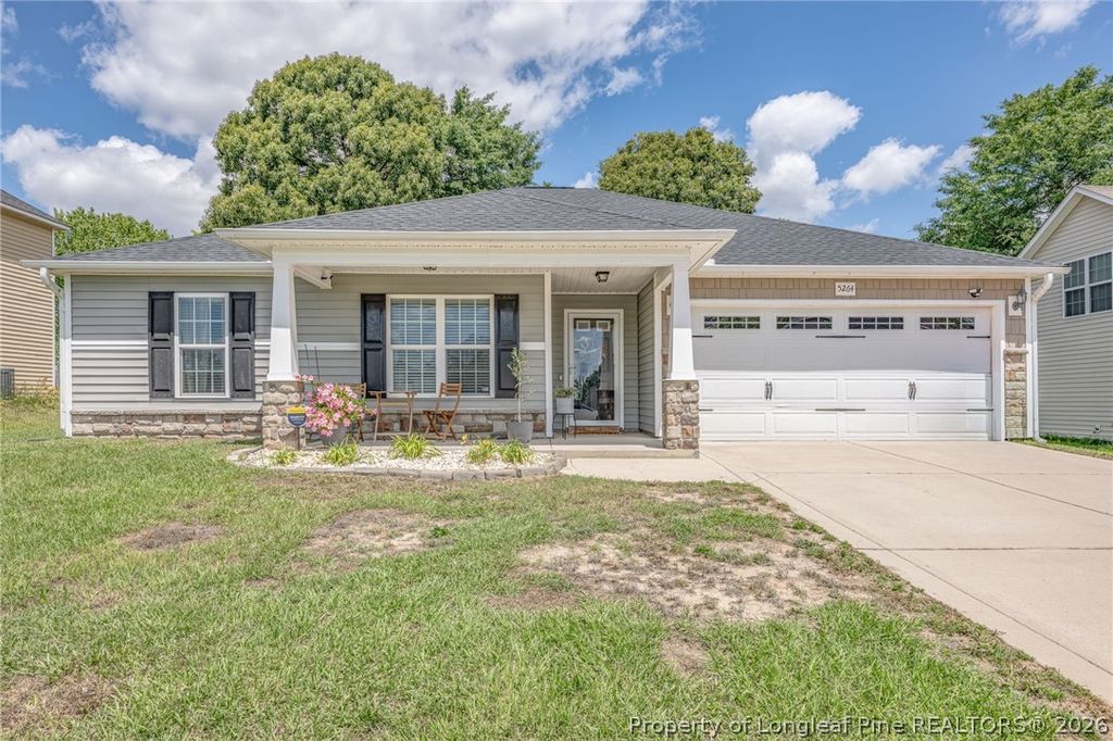 Photo of 5264 Goshawk Drive, Hope Mills, NC 28348 (MLS # 762503)