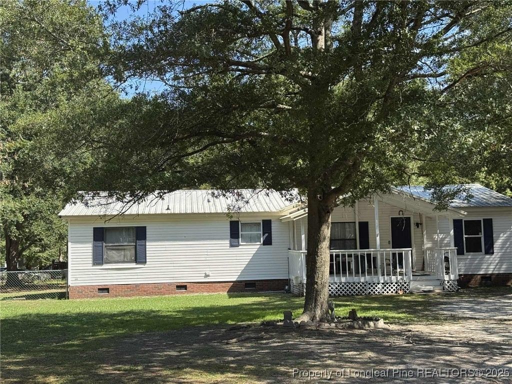 Photo of 212 Grummen Road, Hope Mills, NC 28348 (MLS # 751036)