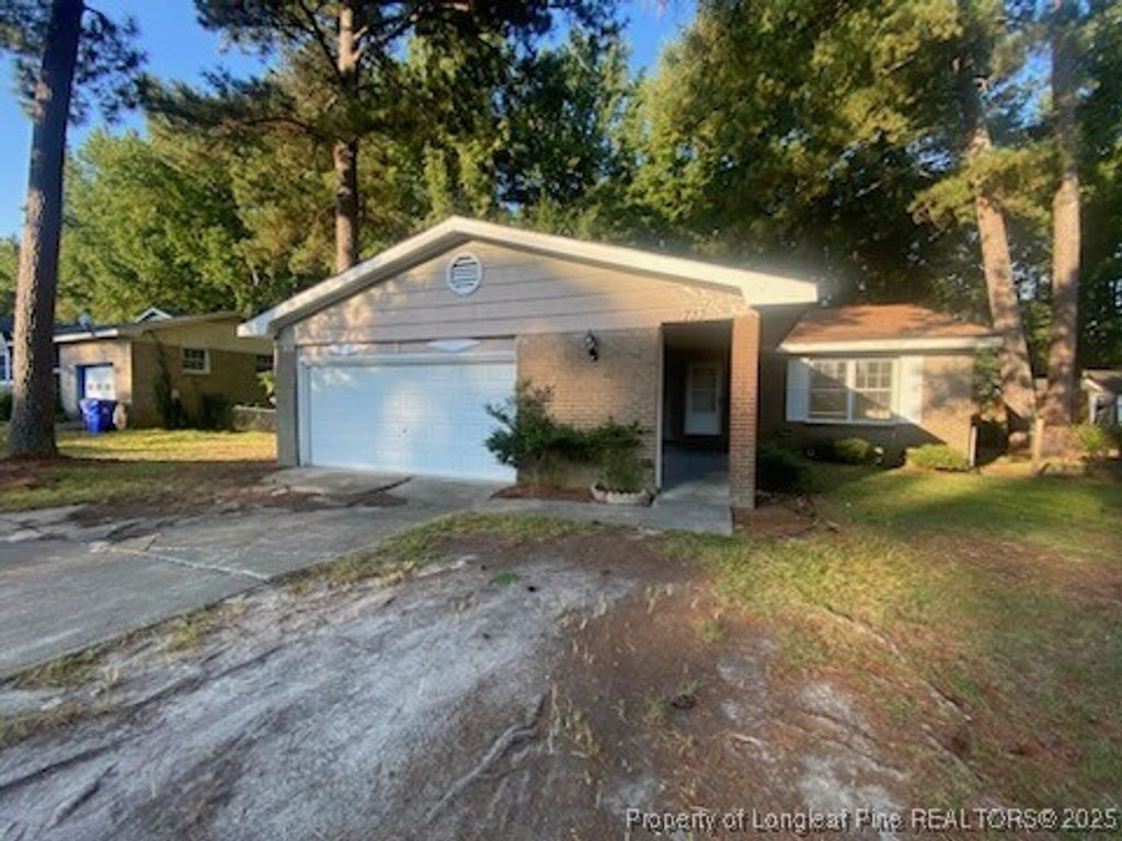 Photo of 733 Goodyear Drive, Spring Lake, NC 28390 (MLS # 749568)