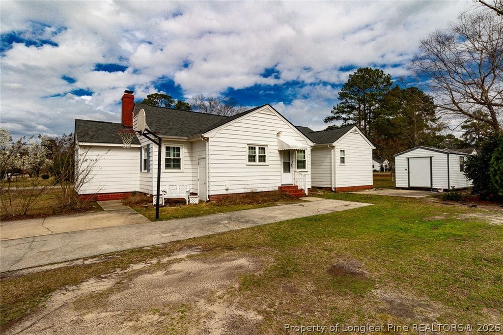 Photo of 717 W Cutlar Street, St Pauls, NC 28384 (MLS # 764788)