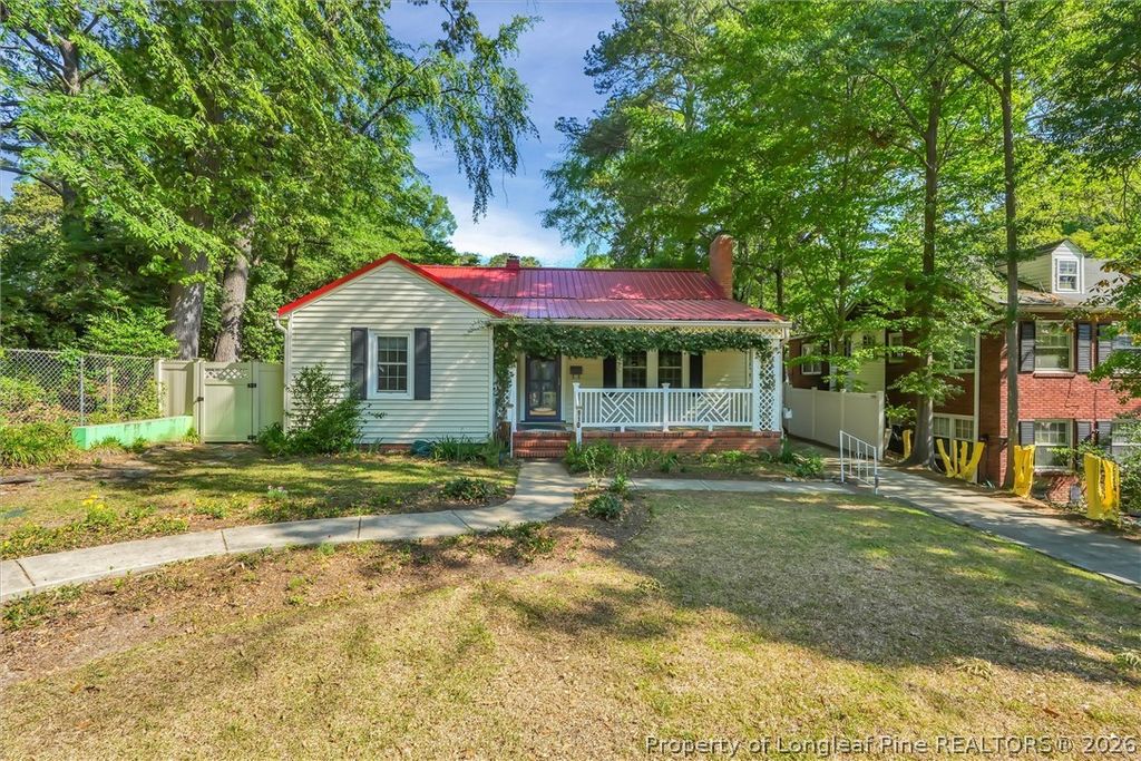 Photo of 910 Clarendon Street, Fayetteville, NC 28305 (MLS # 758914)