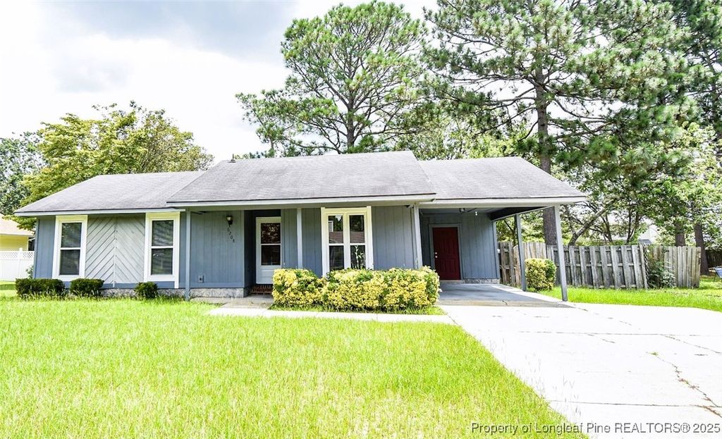 Photo of 6208 Birchbrook Drive, Hope Mills, NC 28348 (MLS # 749566)