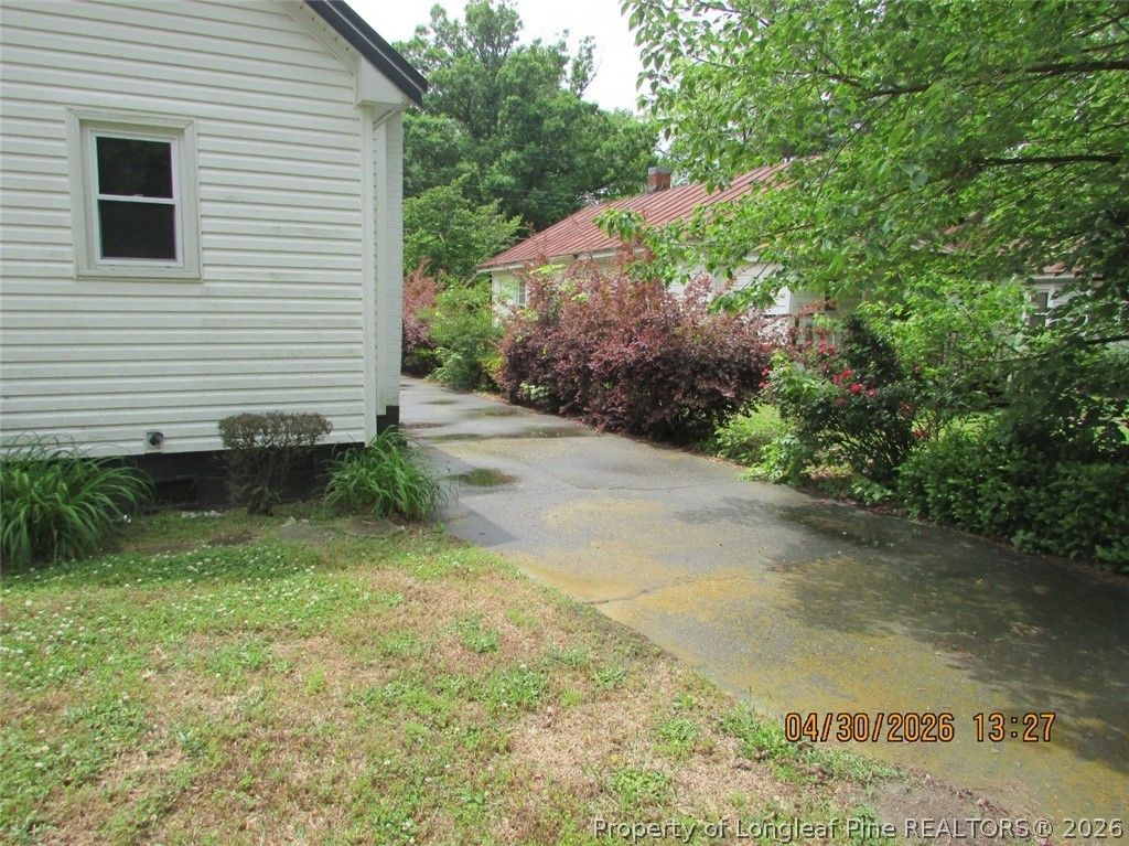 Photo of 215 E Maple Street, Mount Olive, NC 28365 (MLS # 761921)