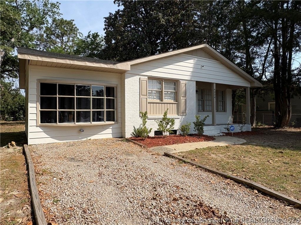 Photo of 4334 Forestview Drive, Fayetteville, NC 28304 (MLS # 761203)