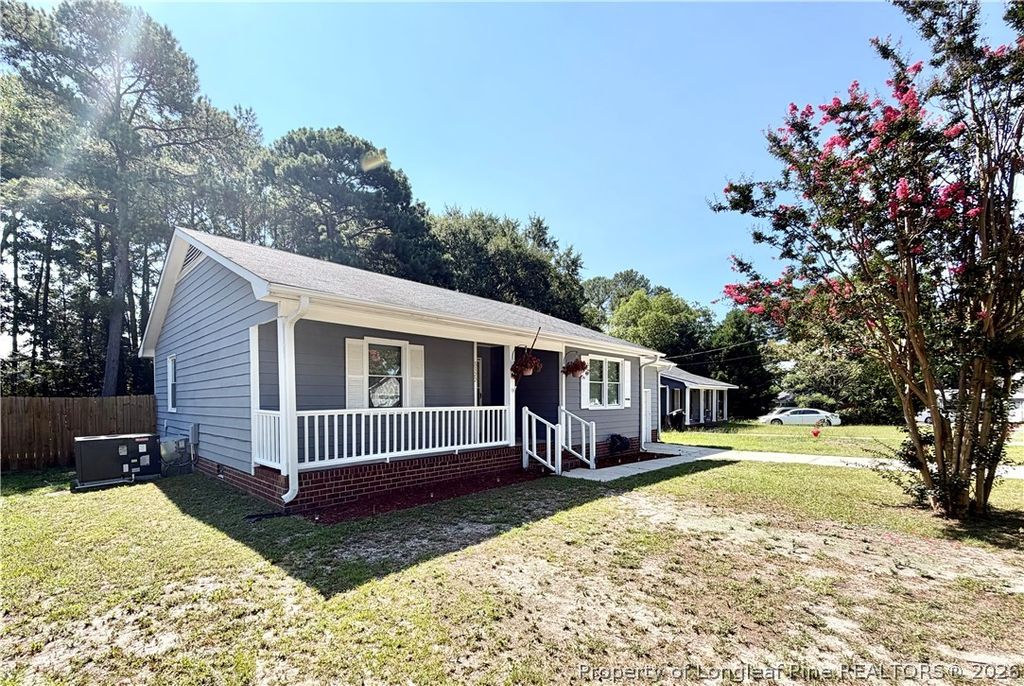 Photo of 5122 Double Oaks Drive, Fayetteville, NC 28306 (MLS # 766121)