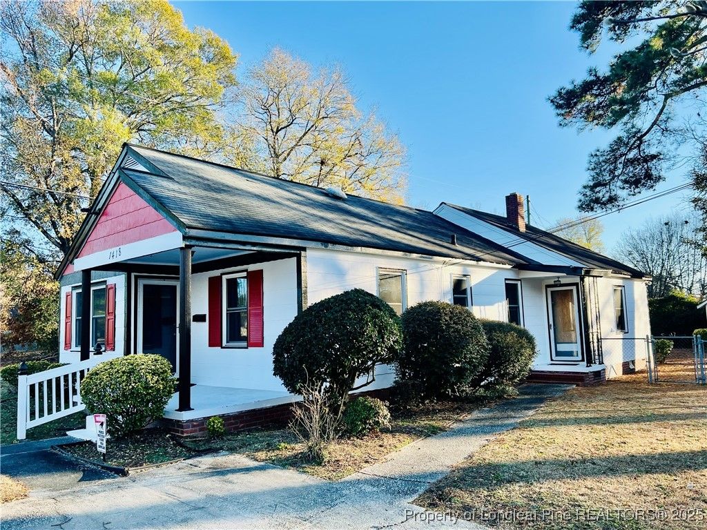 Photo of 1418 E 6th Street, Lumberton, NC 28358 (MLS # 754609)