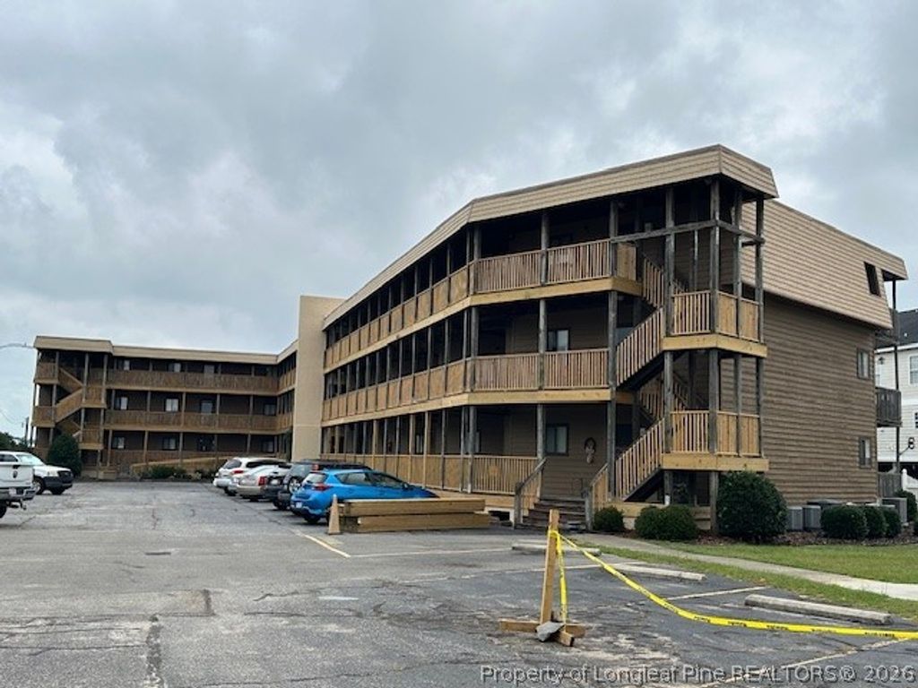 Photo of 110 Lake Place Condo Drive, Elizabethtown, NC 28337 (MLS # 766215)
