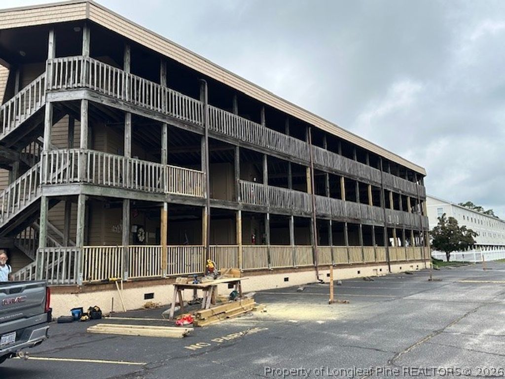 Photo of 110 Lake Place Condo Drive, Elizabethtown, NC 28337 (MLS # 766215)